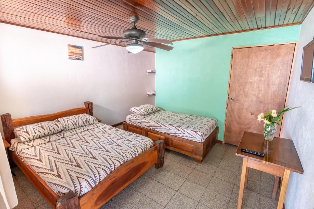 Cabinas Arrecife Кахуита Екстериор снимка